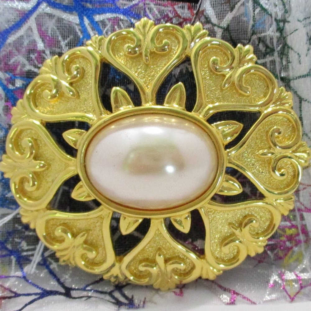 Brooch - Picture 1 of 1